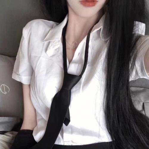 一个攞景的少年